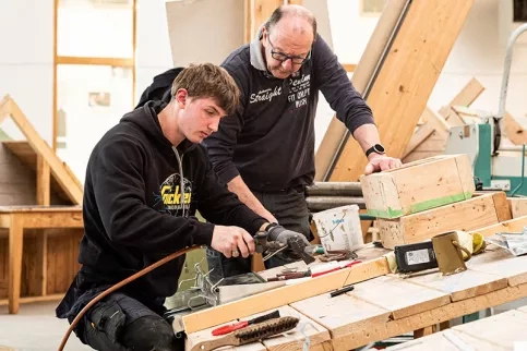 CFP Sainte-Barbe - Laurent Laforgue, formateur technique Couverture et étanchéité avec Gaël  