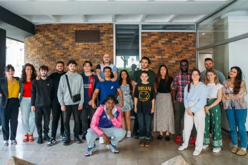 Les jeunes et l'équipe du pôle formation-insertion Bourgogne-Franche-Comté